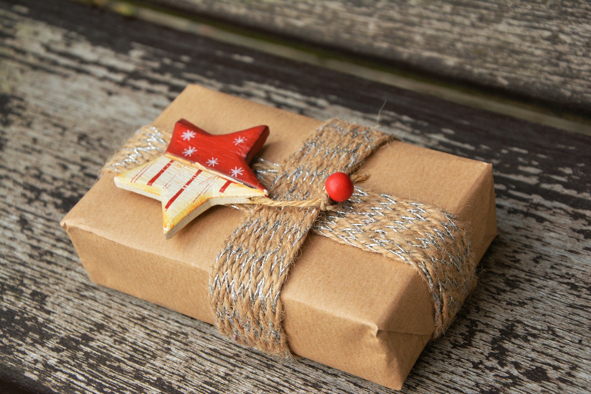 Actions du CCAS : Livraison des colis festifs de Noël aux Séniors